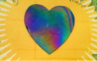 This Mother's Day surprise your mom with this free rainbow paper heart card! Perfect for a Mother's Day activity in the classroom or at home.