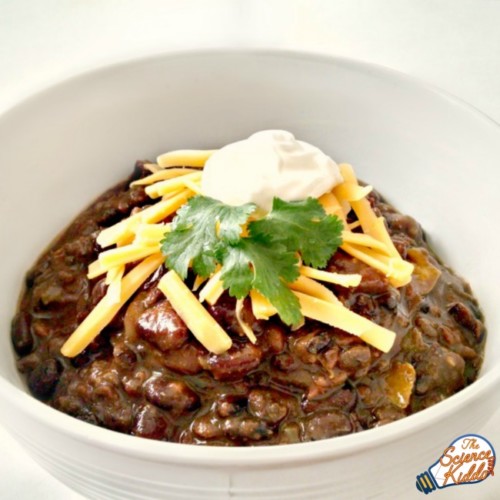 Cook up a batch of easy slow cooker gluten free chili this winter! This chili is healthy, hearty, and easy to make. Make it gluten free and vegan, too!